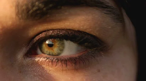 Single eyeball close up from female Video stock 1001409