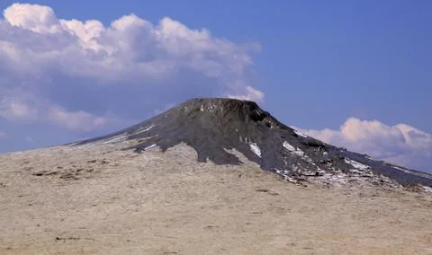 Single mud volcano at Paclele Mari, Buzau, Romania Foto stock
