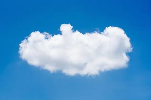 Single nature white cloud on blue sky background in daytime, photo of natur.. 库存照片