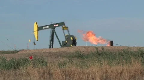 Single Pumping Unit With Gas Flare Wide Stock-Footage 43069114