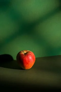 Single red apple Stock Photos