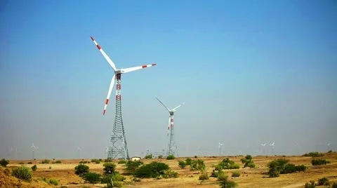 Single Turbine Rotating on a Wind Farm in India. Video 1080p Vidéo 61453785