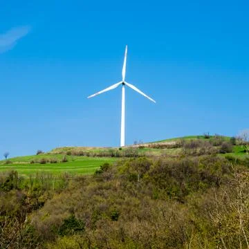 Single wind turbine Foto stock