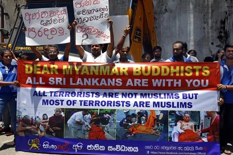 Sinhala Api National Organization support to Myanmar government against Islamic  Stock Photos