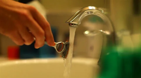Sink Wash Razor 01 HD Vídeo Stock 39011663