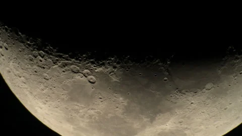 Sinking Crescent Moon 動画素材 332478126