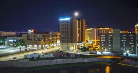 Sioux Falls Riverfront | Pan Timelapse | 4K Stock-Footage 139560347