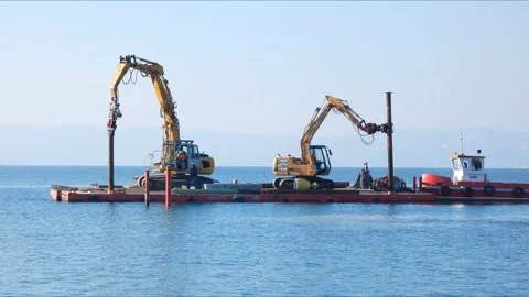 Sirmione Garda platform construction timelapse 4K Video stock 146666846