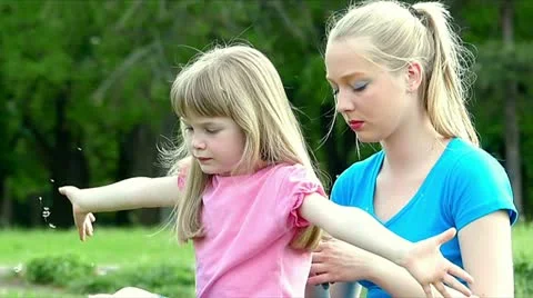 Sisters in the park Stock Footage 24673501
