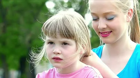 Sisters in the park Video stock 24673510