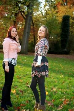 Sisters in a park Foto stock
