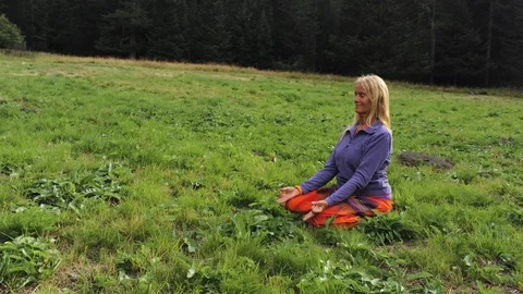 Sitting meditation Stock Footage 125589661
