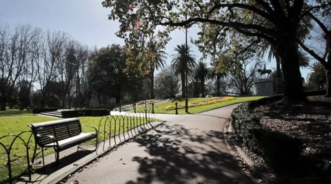 Sitting on a Park Bench, Melbourne Botanic Gardens Video stock 8358393