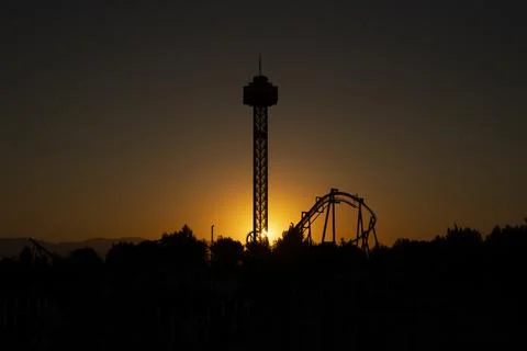 Six Flags Magic Mountain observation tower morning sky at sunrise Stock Photos