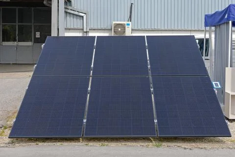 Six Solar Panel Array Stock-Fotos