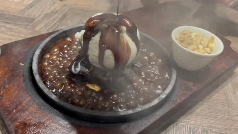 Sizzling brownie -4K30 Stock-Footage 172393251