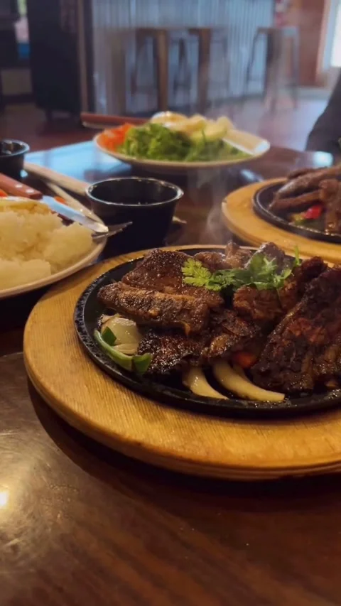 Sizzling Grilled Steak Platter Video stock 331439783