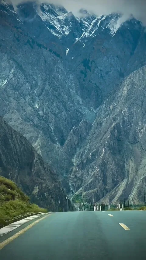 SKARDU VALLEY ROADSIDE Video stock 327836744