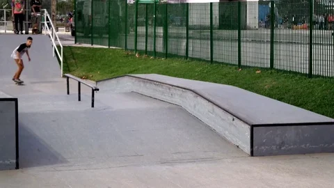 Skate lane 動画素材 76975738