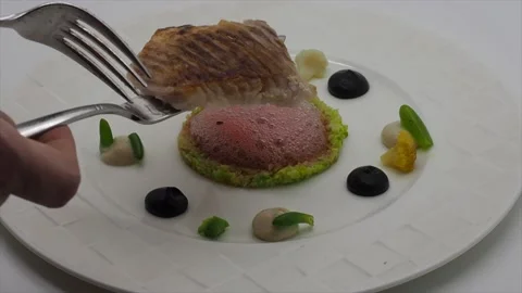 SKATE WING Being Placed On A GRAPEFRUIT FOAM At A Michelin Starred Restaurant Stock Footage 136518792