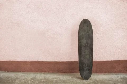 Skateboard on a wall Stockfoto's