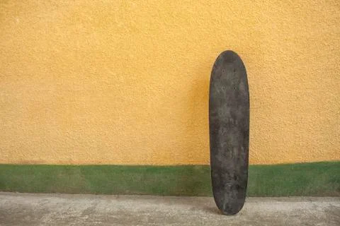 Skateboard on a wall Fotos Stock
