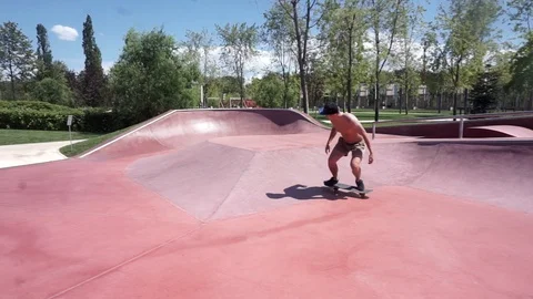 Skateboarder can't do the trick Stock-Footage 102249690