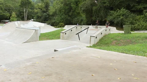 Skateboarder does cool skateboard trick. Vídeo Stock 54596796