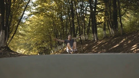 Skateboarder Having Fun Видео 76799143