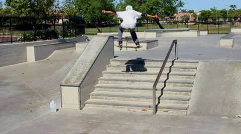 Skateboarding 1 Video stock 24725951