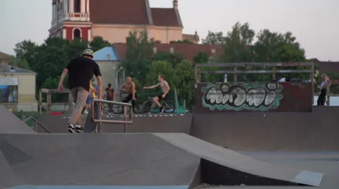 Skater on the ramp, bad attempt Stock Footage 64683142