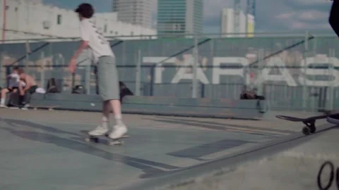 Skaters sometimes fall in training Stock Footage 156934341