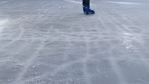 Skating on Artificial Ice Vídeo Stock 121084291