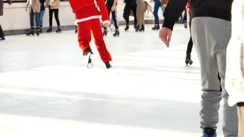 Skating Ring in the Christmas time  Vídeos de archivo 122933922