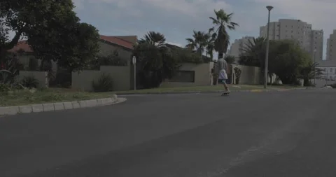 Skating on the on road at evening 4K 库存影片 157881074