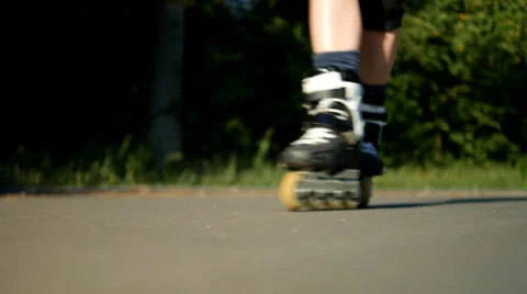 Skating on roller blades Stock-Footage 39192412