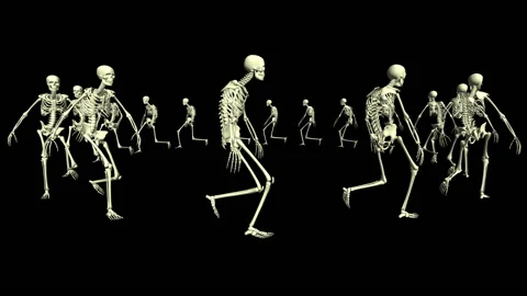 Skeleton marching in a circle Vídeo Stock 160684883