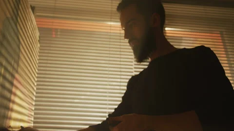 Sketch artist at work Vídeo Stock 214974859