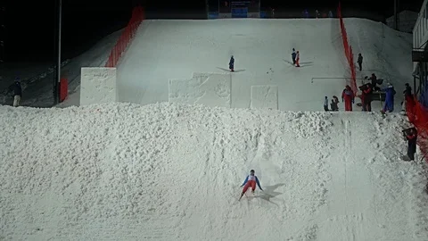 Ski acrobat fell after his jump slowmo Video stock 120525865
