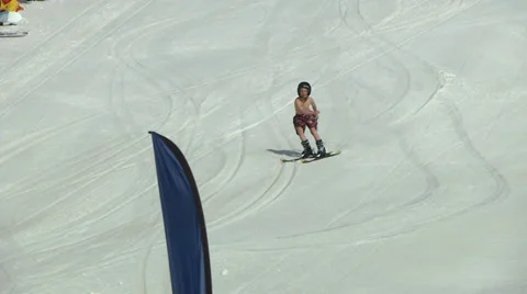 Ski Crash into a Pond Vídeo Stock 38606366