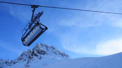 Ski lift and clouds timelapse 스톡 동영상 974786