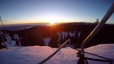 Ski Lift During Sunset Vidéo 79675363