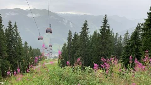 Ski line elevator high up in the mountains in Austria Stock Photos