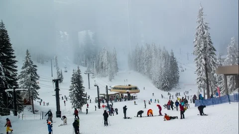 Ski resort base area rope tow time lapse Video stock 120064556