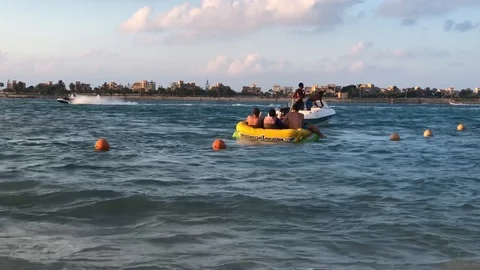 Ski on the water 動画素材 93893179