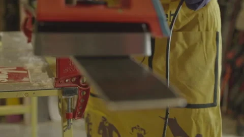 Ski waxing with machine from ski tip view 스톡 동영상 345804491
