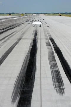 Skid marks on runway Foto stock