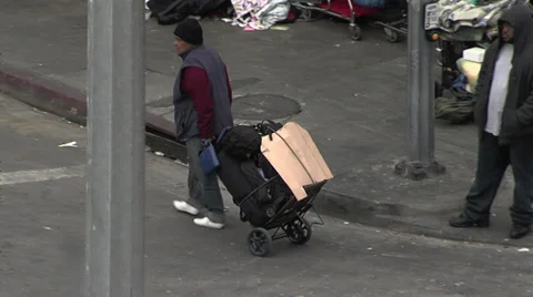 Skid Row Man Walking 스톡 동영상 37125086