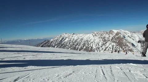 Skier and boarder.mp4 Stockbeeldmateriaal 46204403