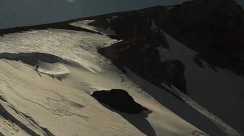 Skier on backcountry mountain 스톡 동영상 33547044